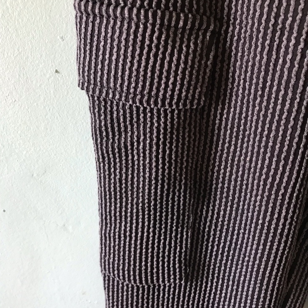 Ribbed Wide-Leg Cargo Pants - Black and White - Picture 4 of 7